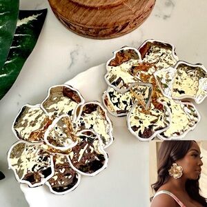 2/$30🌵 Gold Flower White Outline Earrings Zara Statement Jumbo Garden Flora NEW